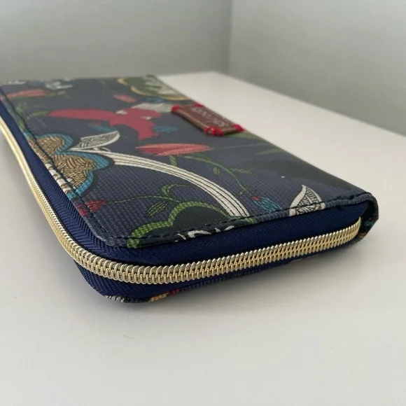 Sakroots Large zip Wallet - Picture 4 of 10